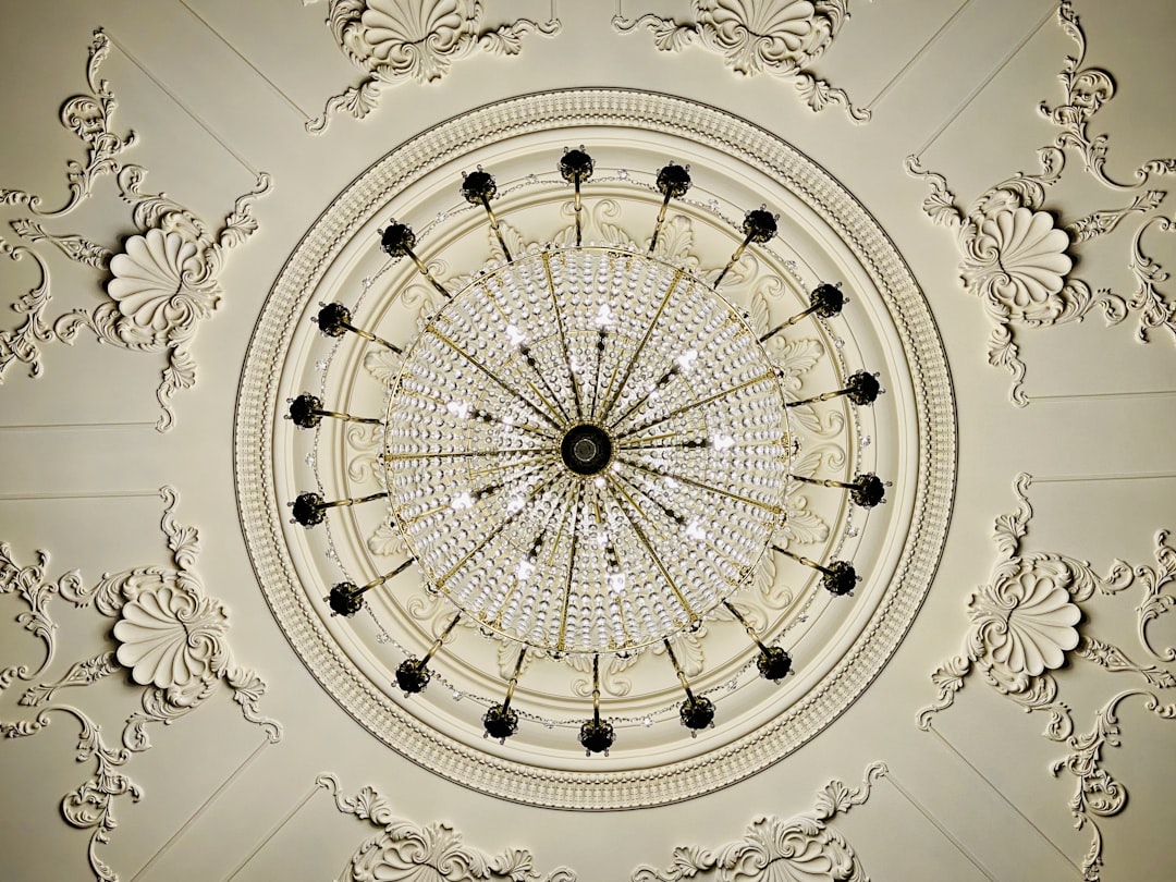 How to Choose the Perfect Chandelier for Your Space