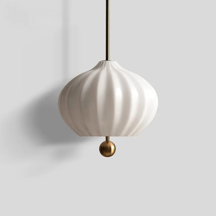 Ninniku | Milk Glass Pendant Light