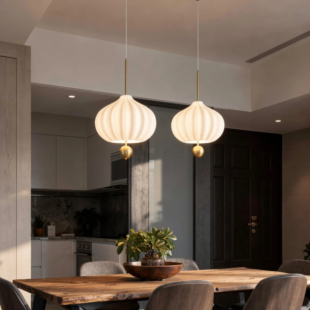 Ninniku | Milk Glass Pendant Light