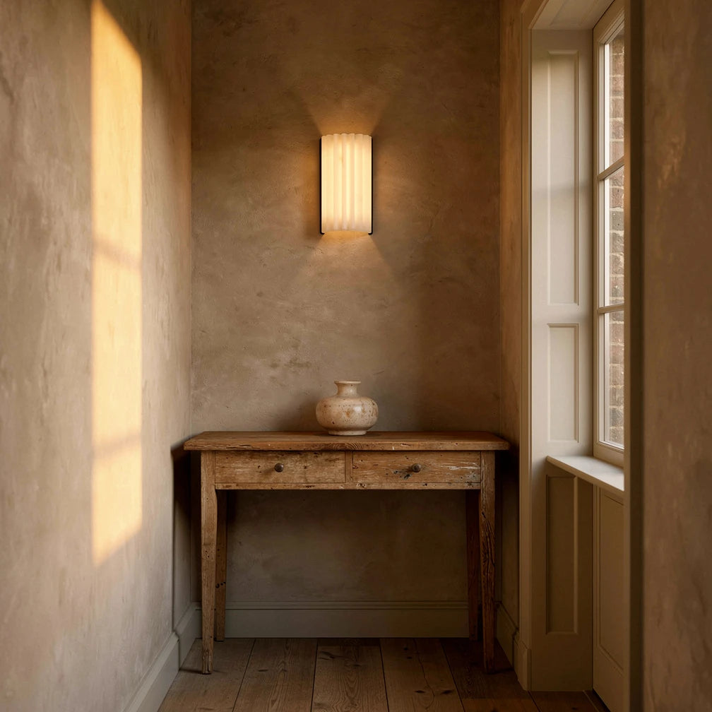 Hida | Fluted Alabaster Wall Sconce